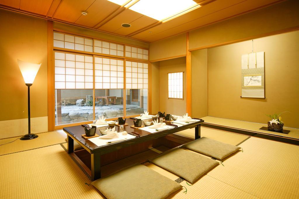 Hotel New Omi Omihachiman Bagian luar foto