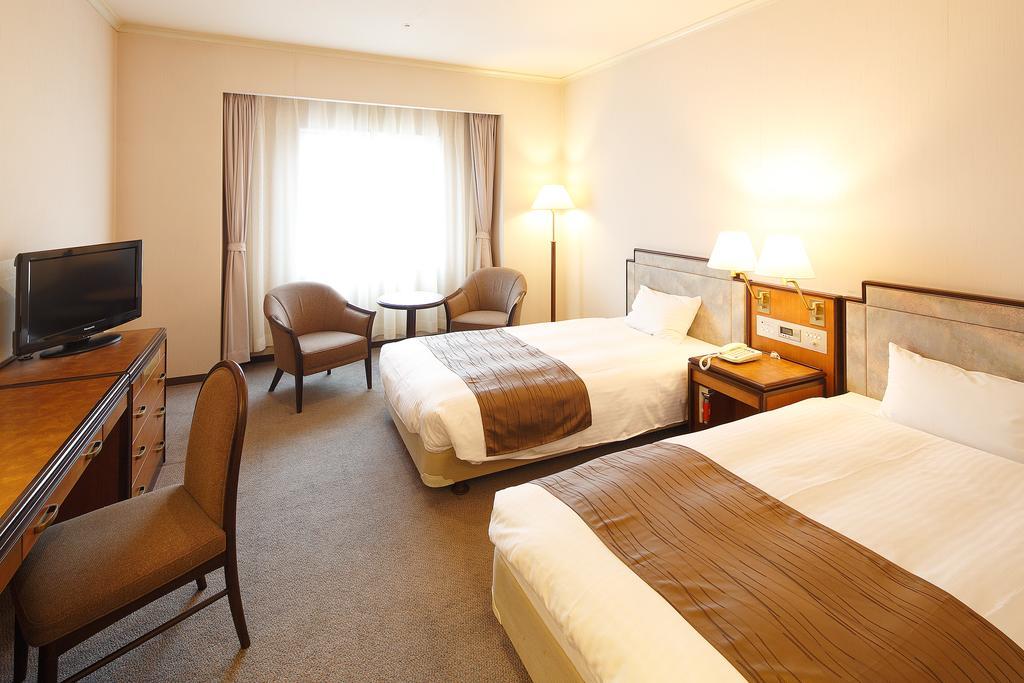 Hotel New Omi Omihachiman Bagian luar foto