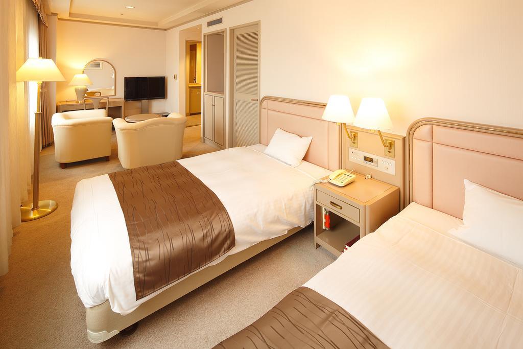 Hotel New Omi Omihachiman Bagian luar foto